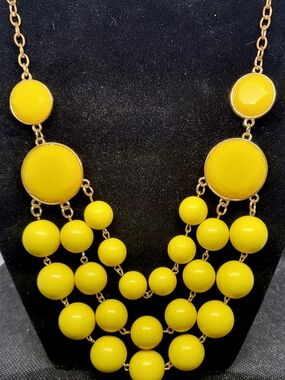 20" Beautiful Bright Yellow Multi-Strand Bead Statement Necklace Gold Tone Chain